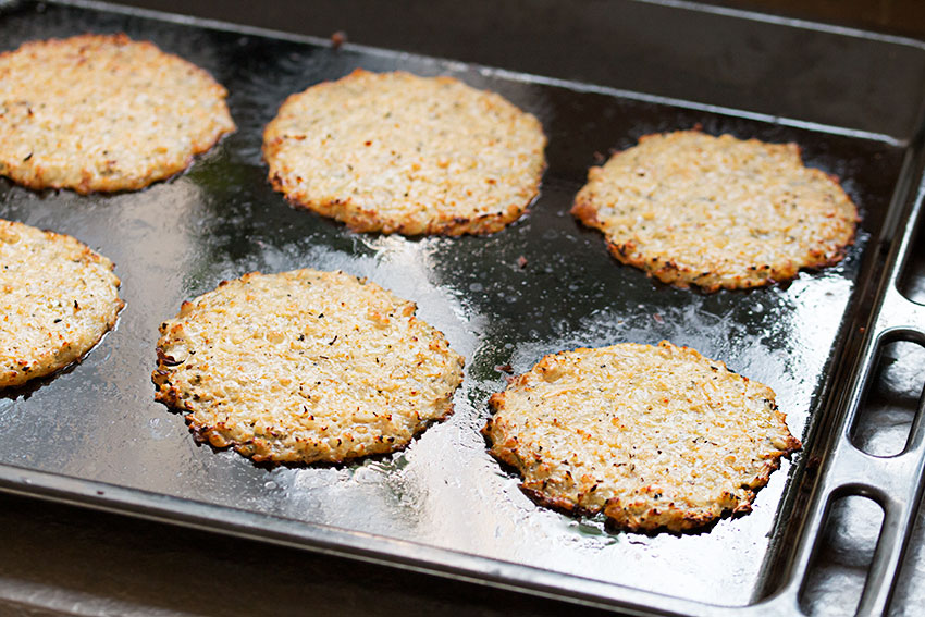 vegan mini cauliflower pizza crusts