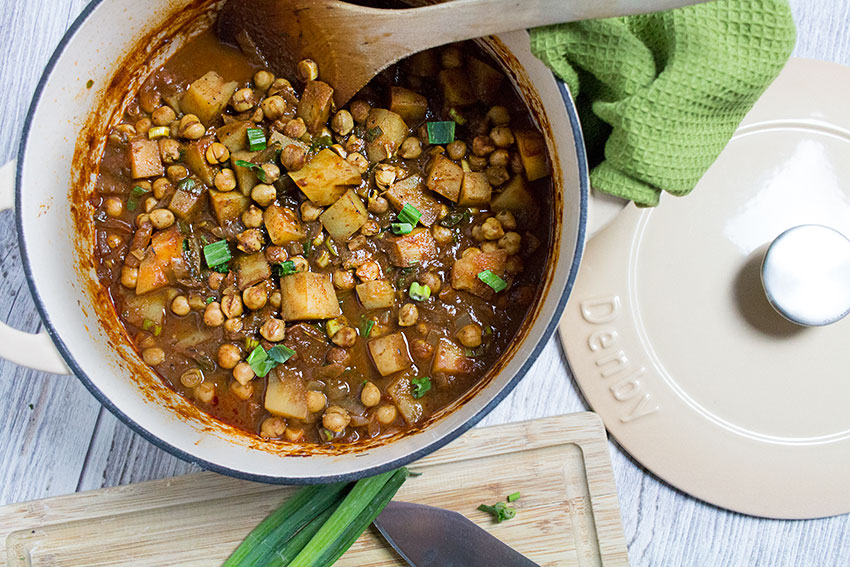 pot of chickpea and potato curry