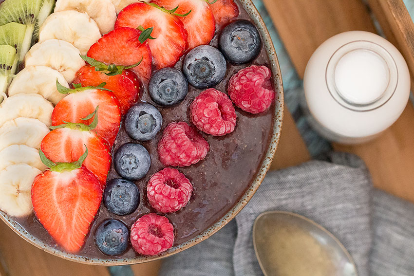 Acai bowl on tray