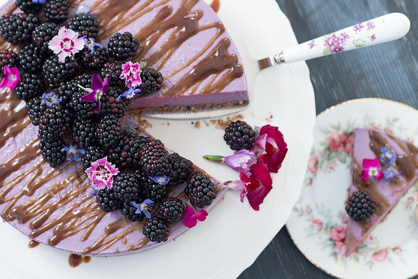 Vegan, No-Bake Blackberry Cheesecake with slice