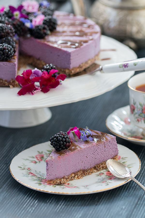 Vegan, No-Bake Blackberry Cheesecake with slice