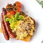 Moroccan scramble with Merguez sausages