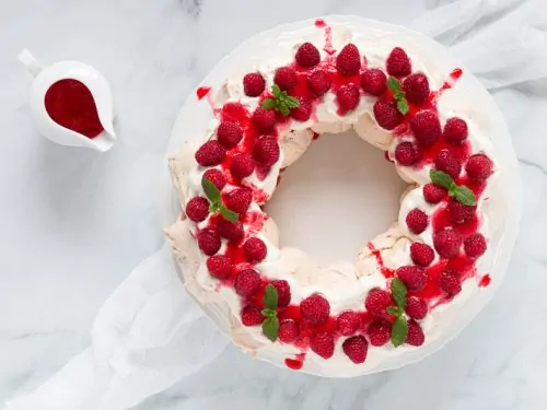 Christmas Wreath Pavlova