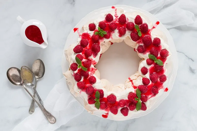 Christmas Wreath Pavlova